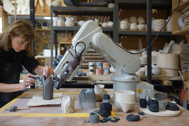 Robotic arm for ceramics.jpg