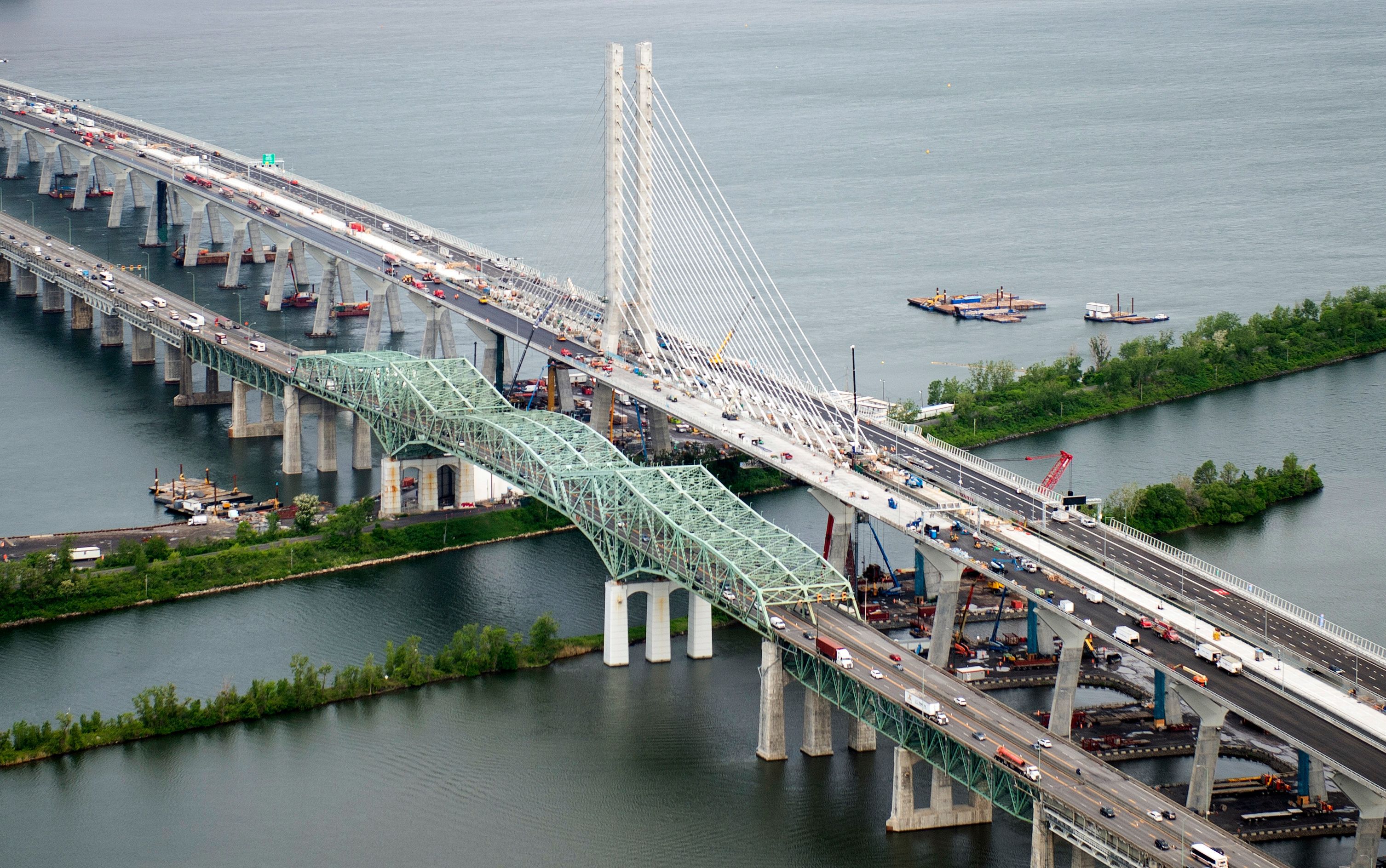 Champlain-Bridge-in-Montreal-Canada.jpg