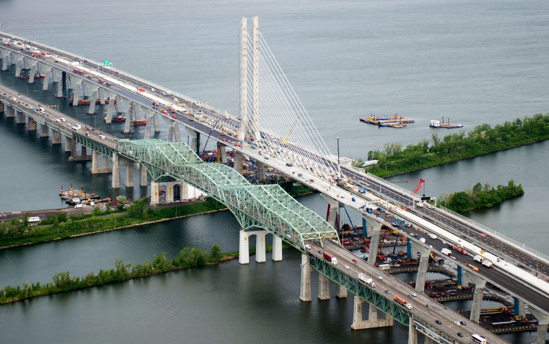 File:Champlain-Bridge-in-Montreal-Canada.jpg