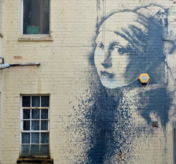 Banksys Girl with a Pearl Earring 350.jpg