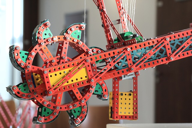 Grow Future Engineers with Meccano (Erector) Sets