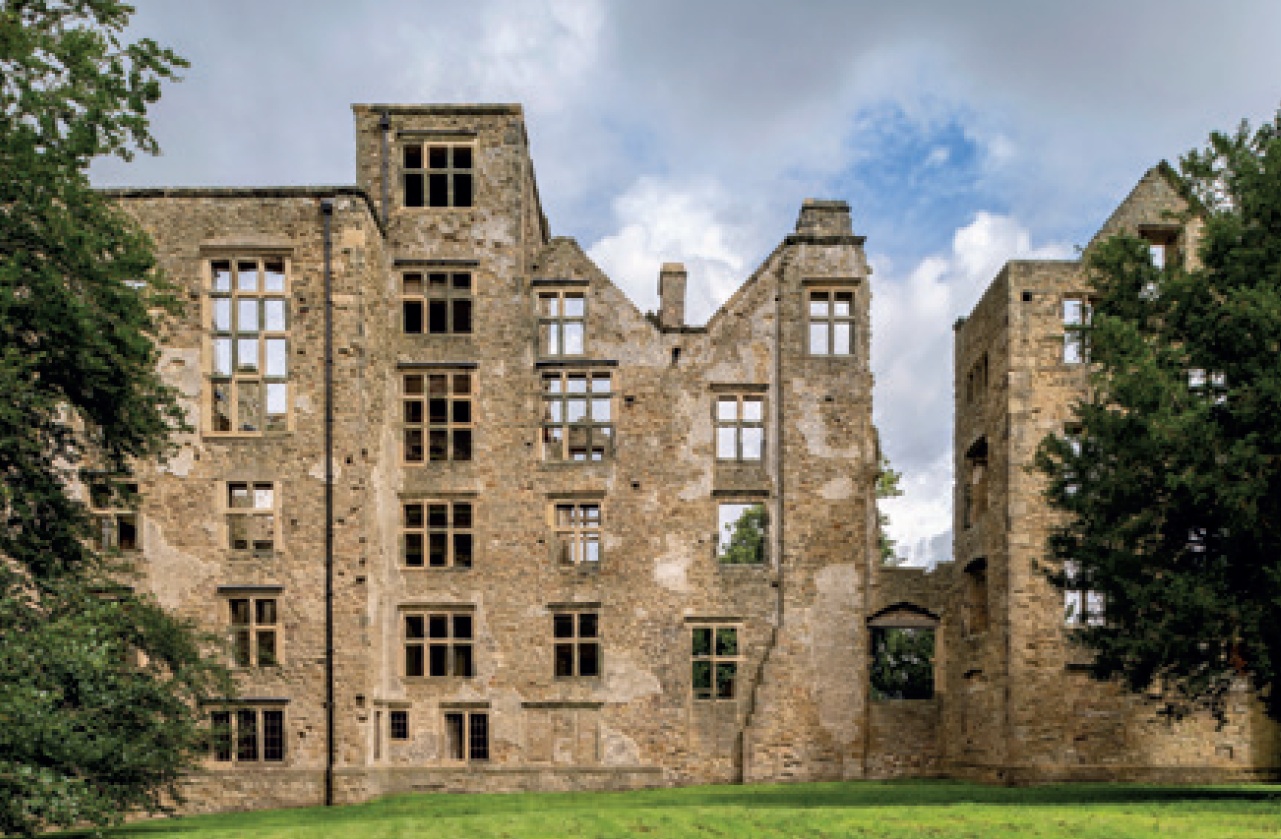 Hardwick old hall.jpg