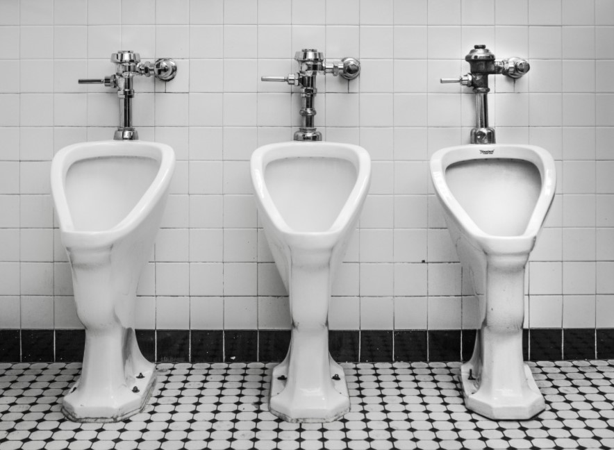This double urinal. : r/mildlyinteresting