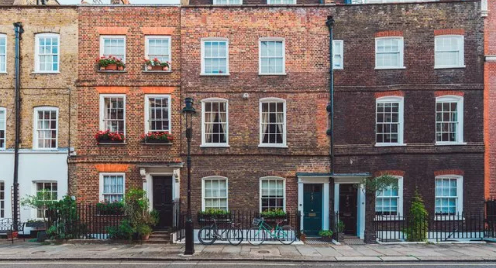 CIOB Traditional British terraced houses in London 1000.jpg
