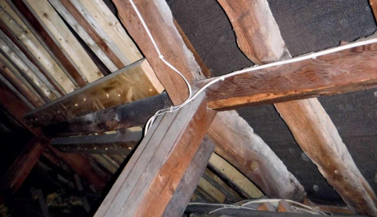 A fractured principal rafter.jpg