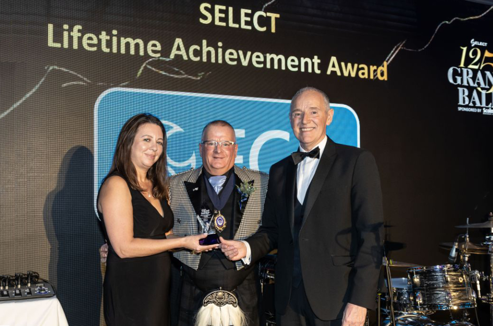 ECA Select 125 R.Devine M.Stark S.Bratt 1000.jpg