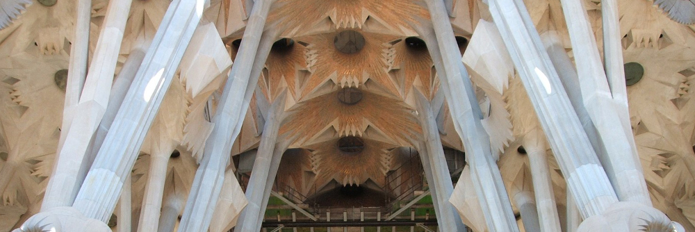 Sagrada Familia above 1 1000.jpg